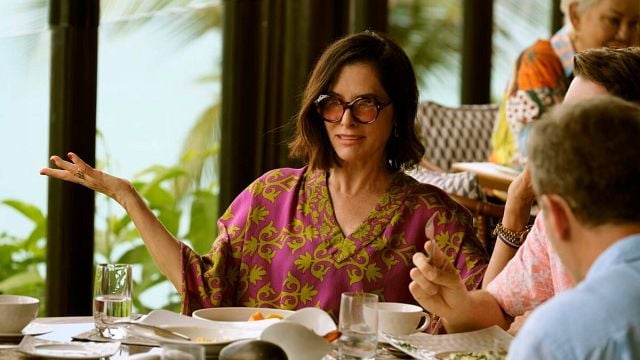 Imagem da notícia Criador de The White Lotus explica por que deixou uma questão importante sem solução na 3ª temporada: "Ela está provando que é uma v*dia"