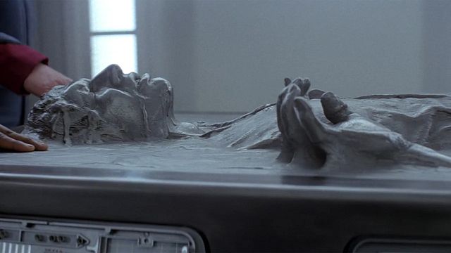 Imagem da notícia Há 44 anos, George Lucas congelou personagem de Star Wars por um motivo inusitado!