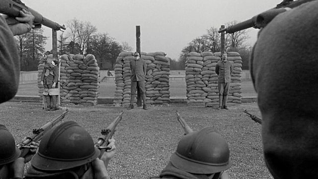 Imagem da notícia Censurado em vários países: Um dos melhores filmes de guerra da história está disponível no streaming