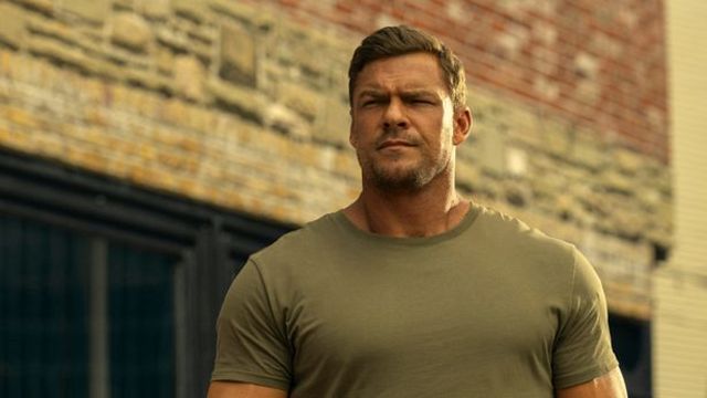 Imagem da notícia Reacher: Além de Alan Ritchson, somente um único personagem volta para a 3ª temporada da série
