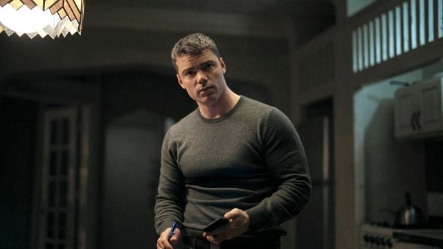 Imagem da notícia O Agente Noturno: Série de espionagem da Netflix terá 4ª temporada?