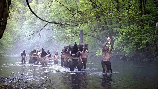 Imagem da notícia Esta aventura sangrenta com uma estrela de O Senhor dos Anéis é imperdível para os fãs de filmes medievais sombrios