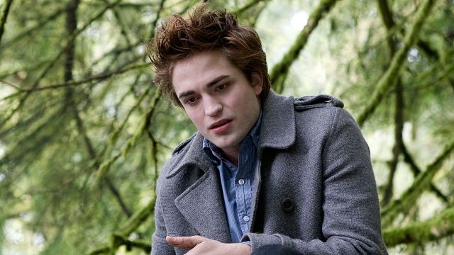 Imagem da notícia Robert Pattinson quase foi descartado de Crepúsculo por não ser "bonito o suficiente"