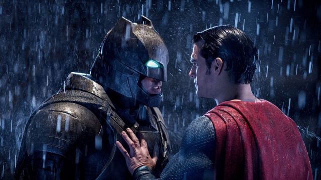 Imagem da notícia Batman e Superman em triângulo amoroso? Roteiro original de filme da DC previa romance entre Bruce Wayne e Lois Lane