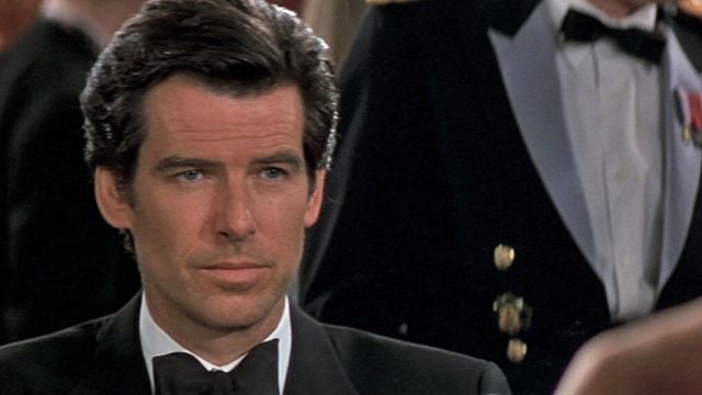 Imagem da notícia "Doía demais receber aquela ligação": Há 23 anos, Pierce Brosnan viveu um momento difícil em sua carreira