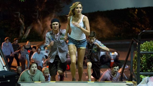 Imagem da notícia No streaming: Ação sangrenta com zumbis que é pura diversão!