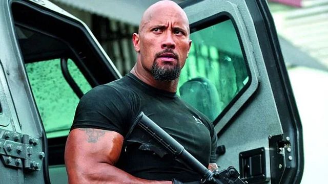 Imagem da notícia Dwayne Johnson demitiu seus agentes porque não acreditavam que ele se tornaria "maior" que duas megaestrelas de Hollywood: "Essa era a ideia"