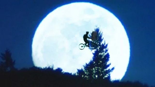 Imagem da notícia É uma das mais belas músicas da ficção científica: Composta há 43 anos, ela deixou milhões de espectadores na ponta da cadeira