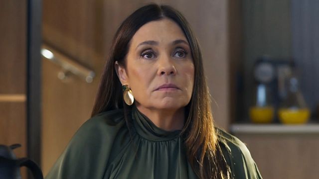 Imagem da notícia Adriana Esteves não aguenta mais repetir esta palavra em Mania de Você, e o termo pode desaparecer da novela para sempre!