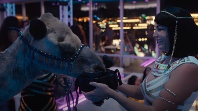 Imagem da notícia Novidade na Netflix: Esta série é a mistura caótica entre Se Beber Não Case e Mercenários