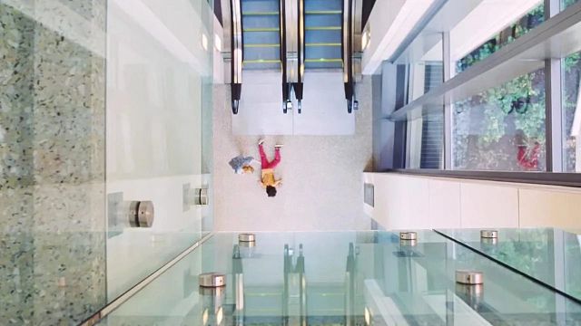 Imagem da notícia No streaming: O suspense arrepiante e de humor macabro assinado pelo mesmo diretor de Pobres Criaturas