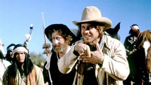 Neste faroeste, que esteve em desenvolvimento por 7 anos e fracassou nas bilheterias, John Wayne foi substituído por Harrison Ford