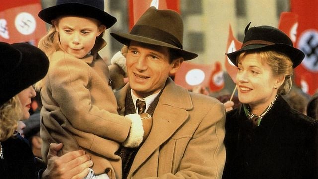 Imagem da notícia Dica de streaming: Michael Douglas e Liam Neeson em um thriller da Segunda Guerra Mundial que hoje quase ninguém conhece – uma verdadeira joia esquecida!