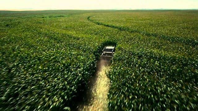 Christopher Nolan odeia tanto CGI que fez uma plantação gigante de milho para este filme (e ganhou dinheiro vendendo)