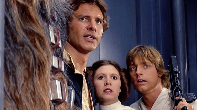 Imagem da notícia Star Wars virou chacota na Disney: Fãs se revoltam, vaiam e pedem dinheiro de volta em atração no parque