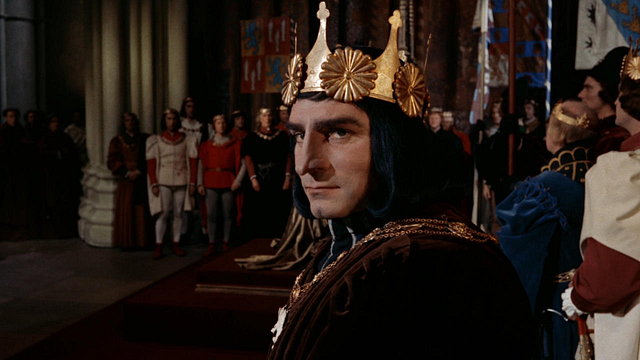 Imagem da notícia "Estou quase exausto e sinto que o fim está próximo": Há 43 anos, esse ator lendário estrelou um filme de guerra esquecido apenas por dinheiro