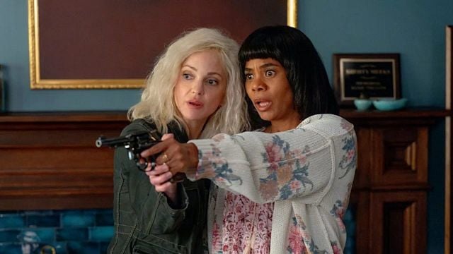 Imagem da notícia Anna Faris revela que Todo Mundo em Pânico 6 removeu uma piada polêmica com a esposa de Donald Trump: "O filme mais ofensivo já feito"
