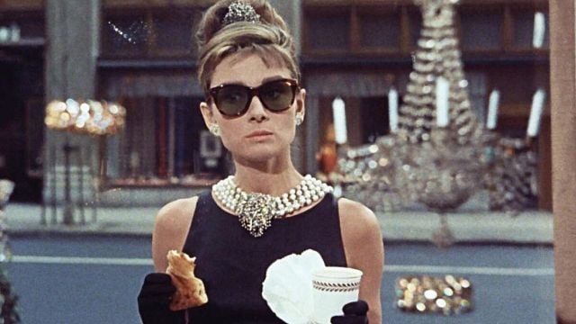 Imagem da notícia Bonequinha de Luxo nunca foi o filme encantador que todos nós lembramos: Tem elementos questionáveis que hoje são impossíveis de ignorar