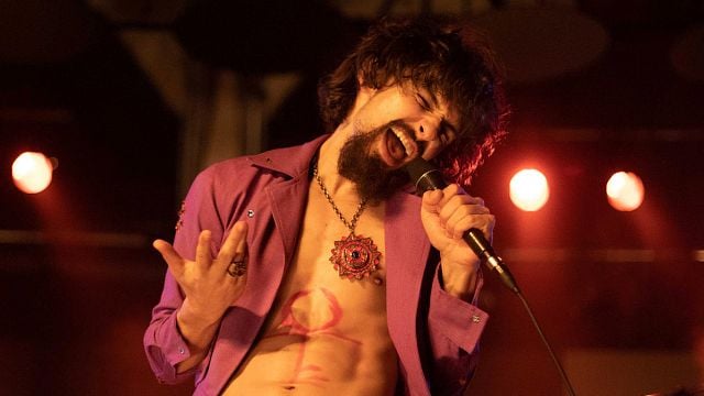 Imagem da notícia Tela Quente hoje (04/08): Em Raul Seixas: Eu Sou, o protagonista teve acesso ao baú secreto de um dos maiores ídolos do rock brasileiro