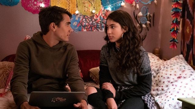 Hoje no streaming: Antes de Os Novatos, atriz Isabella Ferreira fez uma das melhores séries teen dos últimos anos