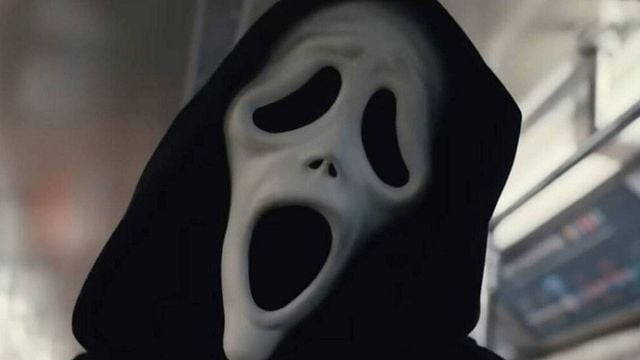 Imagem da notícia Novo Todo Mundo em Pânico incluía uma cena que parodiava o maior fenômeno da Netflix de todos os tempos, mas ela acabou não entrando na versão final