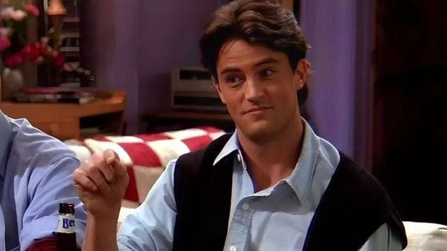Imagem da notícia Este ator pedia para Matthew Perry ler suas falas para torná-las mais engraçadas do que eram