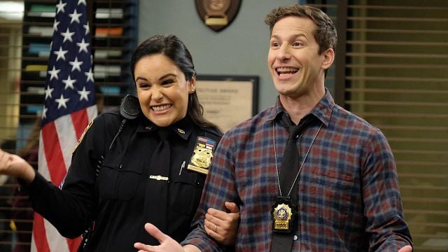 Imagem da notícia “Aposto que eles ainda fazem coisas legais”: Qual é o futuro de Jake e Amy em Brooklyn Nine-Nine? Atriz responde