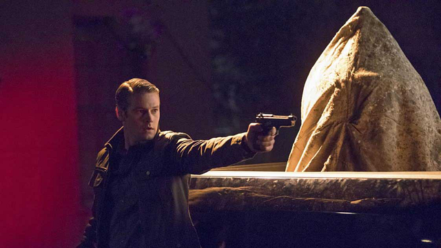 Imagem da notícia Triângulo amoroso e riscos mortais: A série que tirou a poeira do mito do vampiro