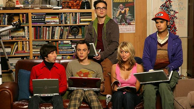 Imagem da notícia Jim Parsons e Kaley Cuoco revelam como The Big Bang Theory virou um fenômeno graças a uma crise inesperada em 2007