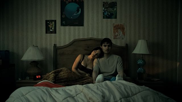 Imagem da notícia Custando menos de US$ 1 milhão, novo filme de terror Obsessão conquista 95% de aprovação e se torna um fenômeno inesperado de bilheteria
