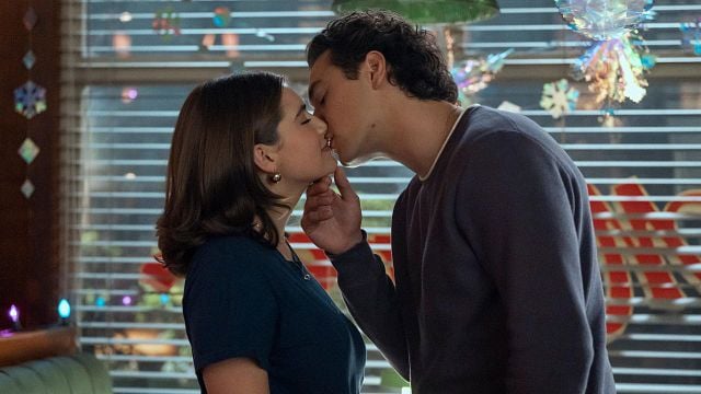 Imagem da notícia Atriz da Netflix é contratada para Off Campus: Este será o novo romance da 2ª temporada