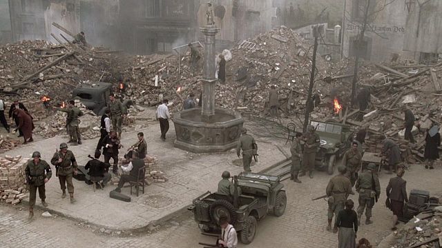 Imagem da notícia Você tem apenas 5 dias para ver uma das melhores séries de guerra na Netflix: Apenas 10 episódios que mudaram a história da TV