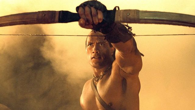 Dwayne Johnson começou essa saga de cinco filmes de fantasia e aventura: Sua estreia foi um fracasso e ele não voltou para a sequência