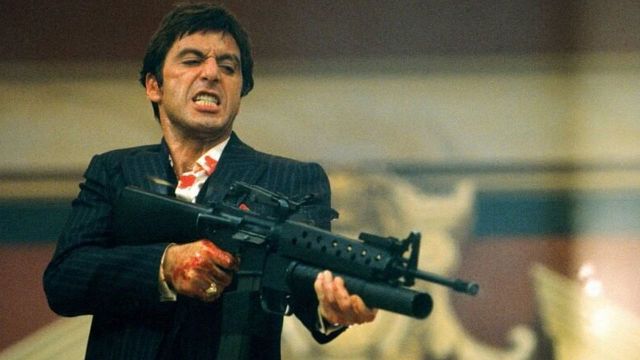 Imagem da notícia “Queriam algo mais divertido”: Diretor de Esquadrão Suicida explica como diferenças criativas atrapalharam reboot de Scarface