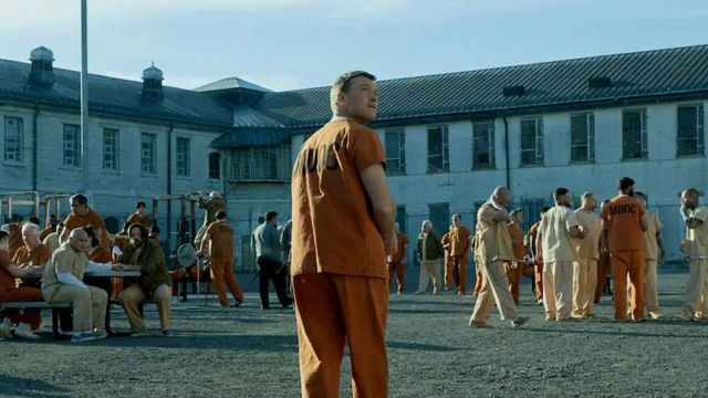 Imagem da notícia Apenas 8 episódios e número 1 em 75 países: A minissérie da Netflix com astro do maior filme de ficção científica já feito