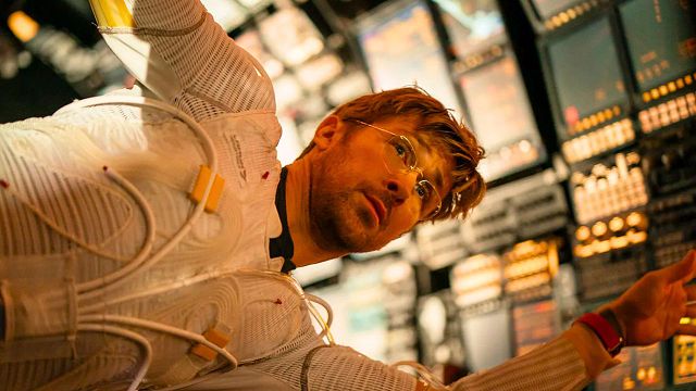 Imagem da notícia "Trabalhava 12 horas por dia e 6 dias por semana pendurado": Sacrifício de Ryan Gosling chocou autor da maior ficção científica do momento