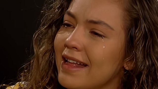Imagem da notícia Uma das cenas mais traumáticas da história da TV: Há 30 anos, a vimos perder a melhor amiga e entrar em colapso – e há quem ache engraçado!
