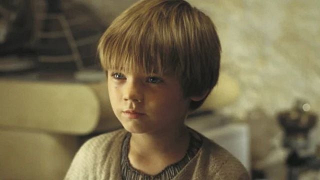 Imagem da notícia O assédio insuportável dos fãs de Star Wars destruiu a infância do ator mirim que viveu Anakin – e o levou a uma crise de saúde mental