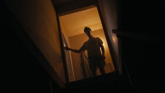 Imagem da notícia Filmes para assistir sozinho a noite: 3 opções que vão prender sua atenção do início ao fim