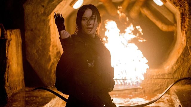 Imagem da notícia Jogos Vorazes: Jennifer Lawrence confirma retorno como Katniss Everdeen em Amanhecer na Colheita: “Foi muito emocionante”