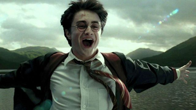 Imagem da notícia Daniel Radcliffe na série de Harry Potter? Ator revela que está "muito animado" com reboot da franquia