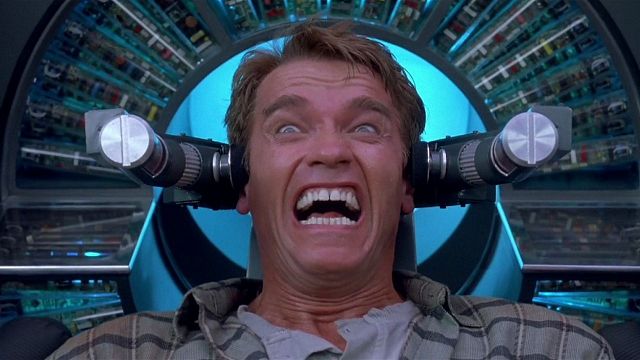 Imagem da notícia Esse é um dos maiores mistérios do cinema: Schwarzenegger está sonhando no final deste clássico dos anos 1990?
