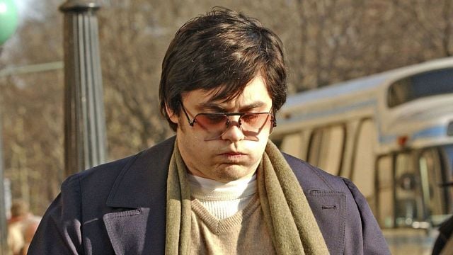 Imagem da notícia "Precisei de cadeira de rodas": Este astro de Hollywood ficou irreconhecível ao engordar 30 kg para um filme independente