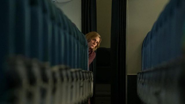 Imagem da notícia Adeus, Ruptura: A melhor série de ficção científica de 2025 acaba de estrear com 100% de aprovação