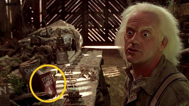Imagem da notícia De Volta para o Futuro: Em 35 anos, nem os maiores fãs da saga notaram este pequeno livro, escondido aos 47 minutos do terceiro filme