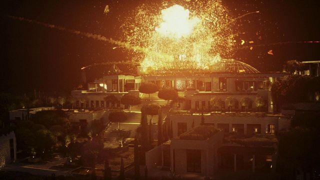 Imagem da notícia "Meu caso mais perigoso": Sucesso indispensável da Netflix vai retornar com a maior estrela da franquia - e aqui estão os primeiros detalhes