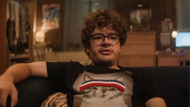 Imagem da notícia No streaming: Novo filme estrelado por Gaten Matarazzo, de Stranger Things, é a viagem mais bizarra do ano