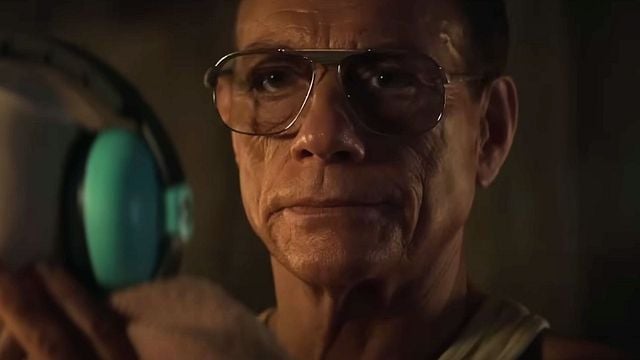 Imagem da notícia Jean-Claude Van Damme luta contra assassinos e ervas daninhas: Confira o trailer da sua nova comédia de ação