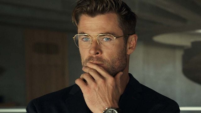 Imagem da notícia Para ver hoje à noite: Chris Hemsworth abandona papel de herói e vira um cientista sombrio nesta ficção científica da Netflix