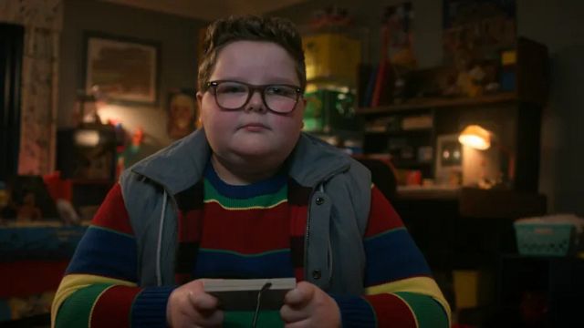 Imagem da notícia Quem é o Derek de Stranger Things? O ator Jake Connelly estreia nas telas roubando a cena na 5ª temporada